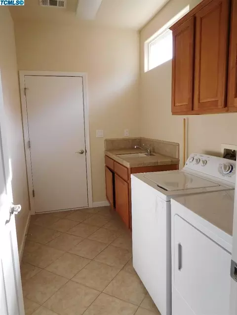 4016 E Willow Ave, Visalia, CA 93292 photo 16