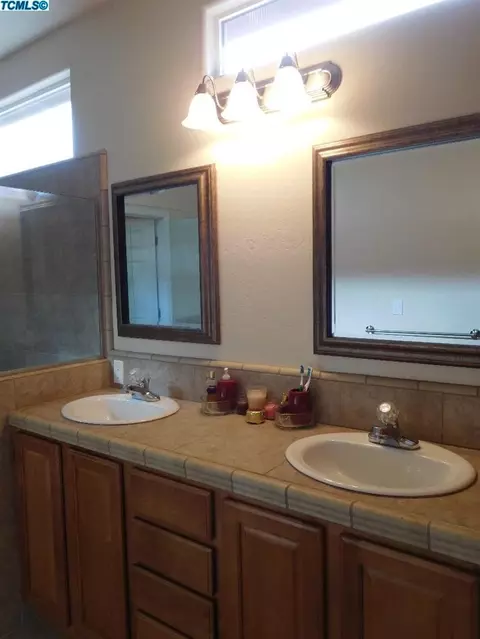 4016 E Willow Ave, Visalia, CA 93292 photo 25