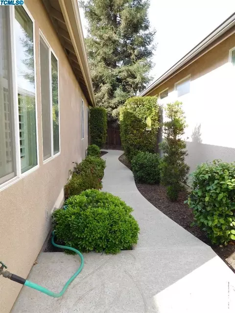 4016 E Willow Ave, Visalia, CA 93292 photo 7