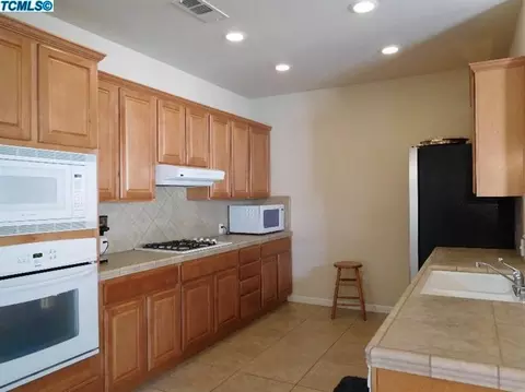 4016 E Willow Ave, Visalia, CA 93292 photo 13