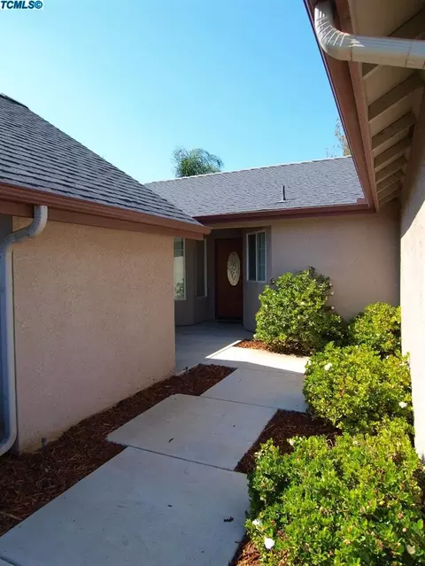 668 Glenn View Ct, Exeter, CA 93221 photo 2
