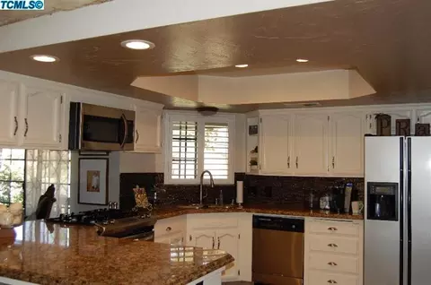 457 E Jackson Ave, Tulare, CA 93274 photo 15