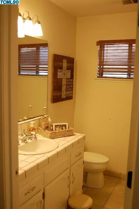 457 E Jackson Ave, Tulare, CA 93274 photo 28