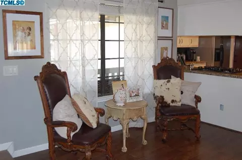 457 E Jackson Ave, Tulare, CA 93274 photo 9
