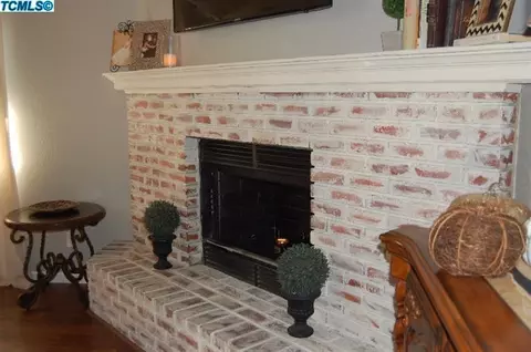 457 E Jackson Ave, Tulare, CA 93274 photo 7
