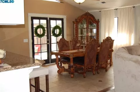 457 E Jackson Ave, Tulare, CA 93274 photo 11