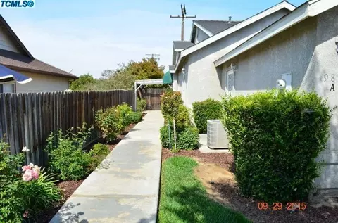 987 Acres Dr #A, Exeter, CA 93221 photo 3
