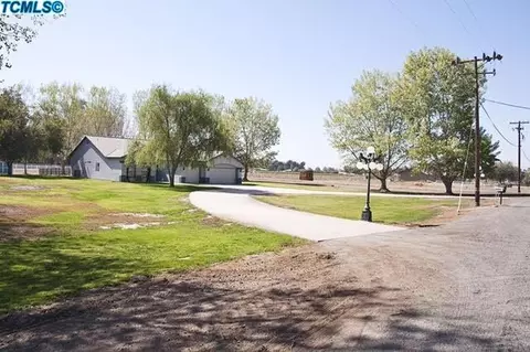 20227 Fremont Ave, Lemoore, CA 93245 photo 2