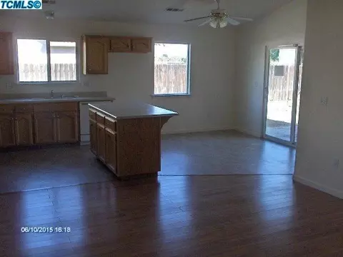 791 Monaco Dr, Lemoore, CA 93245 photo 4