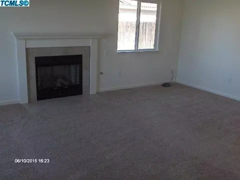 791 Monaco Dr, Lemoore, CA 93245 photo 2