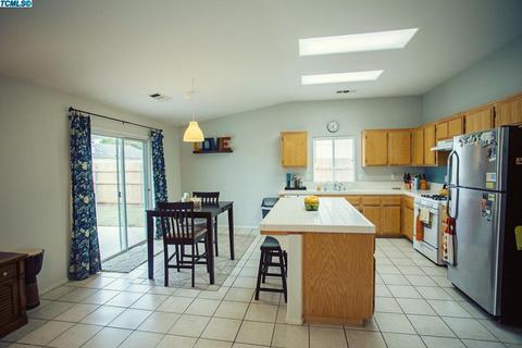 1812 E Mesa Ct, Visalia, CA 93292 photo 7