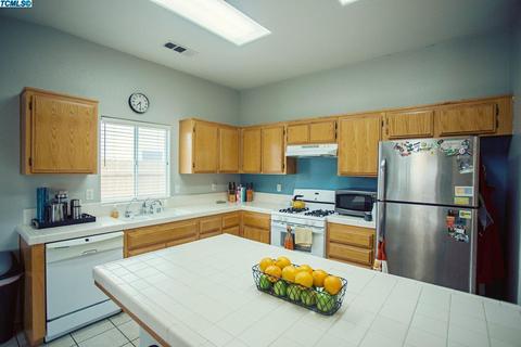 1812 E Mesa Ct, Visalia, CA 93292 photo 8