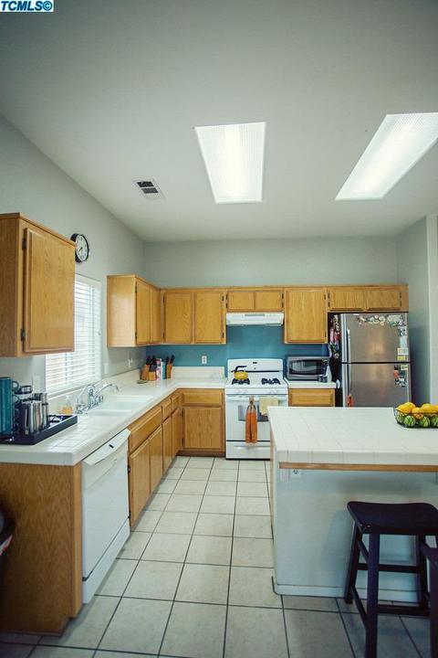 1812 E Mesa Ct, Visalia, CA 93292 photo 9