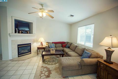 1812 E Mesa Ct, Visalia, CA 93292 photo 12