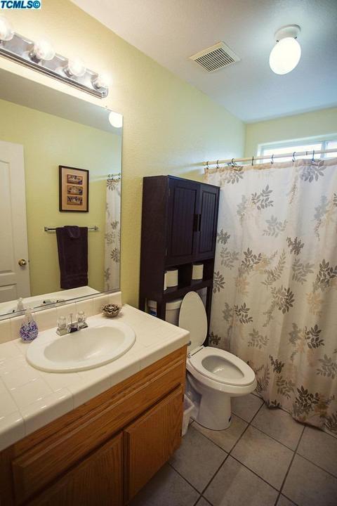 1812 E Mesa Ct, Visalia, CA 93292 photo 21