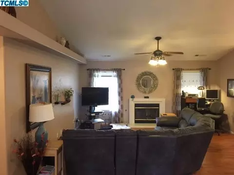 4018 E Meadow Ave, Visalia, CA 93292 photo 12