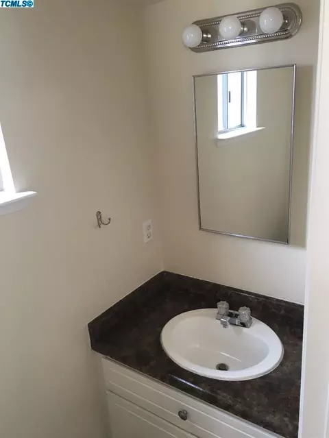 200 E Prospect Ave, Visalia, CA 93291 photo 9