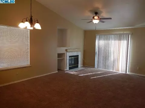 4217 E Howard Ct, Visalia, CA 93292 photo 3