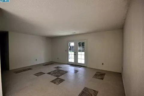 315 Beverly Pl, Exeter, CA 93221 photo 4