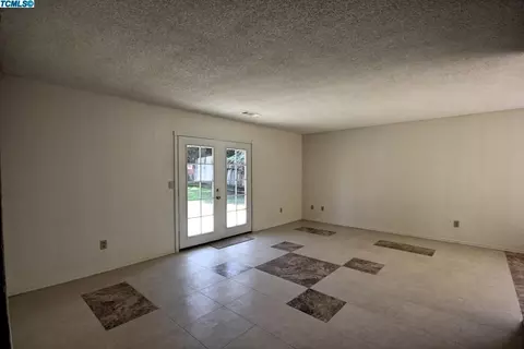 315 Beverly Pl, Exeter, CA 93221 photo 5