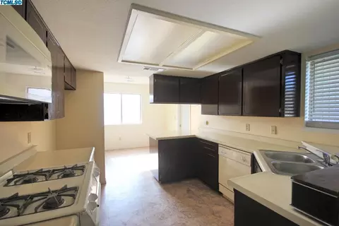 315 Beverly Pl, Exeter, CA 93221 photo 3