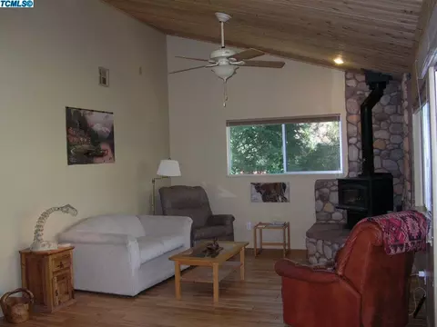 40566 Cherokee Oaks Dr, Three Rivers, CA 93271 photo 11
