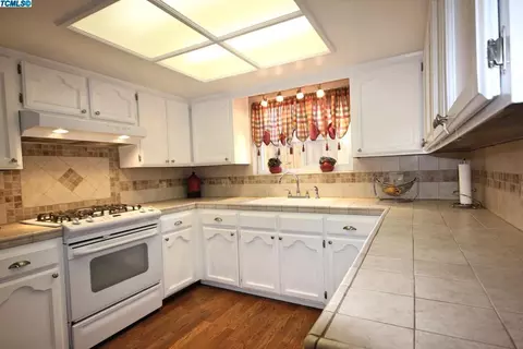 809 Woods Pl, Exeter, CA 93221 photo 11