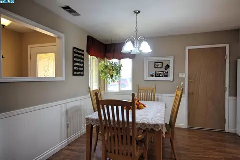809 Woods Pl, Exeter, CA 93221 photo 8