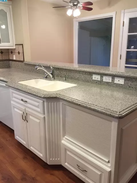 1802 E Cambridge, Visalia, CA 93292 photo 8