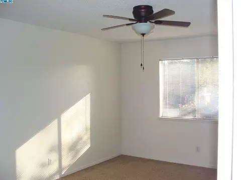 2242 E Feemster Ct, Visalia, CA 93292 photo 9