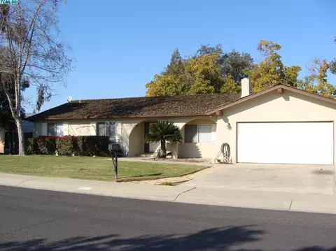 2242 E Feemster Ct, Visalia, CA 93292 photo 1