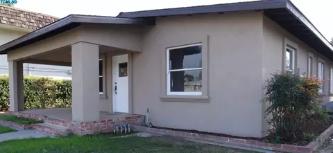 769 E King Ave, Tulare, CA 93274 photo 1