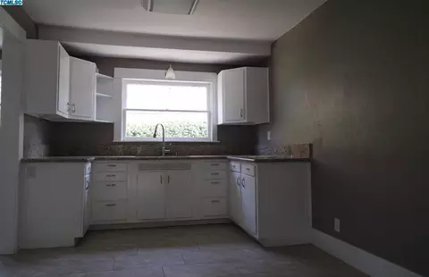 769 E King Ave, Tulare, CA 93274 photo 5