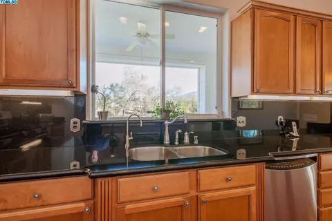 14510 Canvas Back Ln, Prather, CA 93651 photo 11