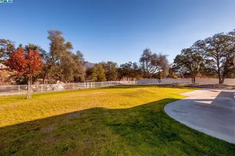 14510 Canvas Back Ln, Prather, CA 93651 photo 31
