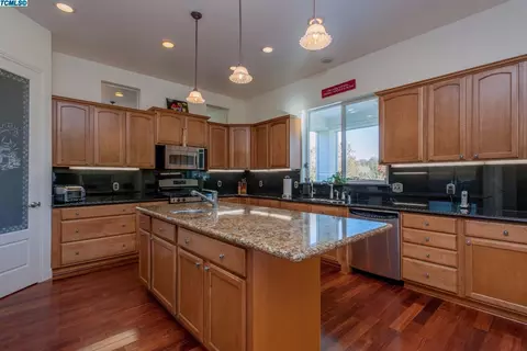 14510 Canvas Back Ln, Prather, CA 93651 photo 6
