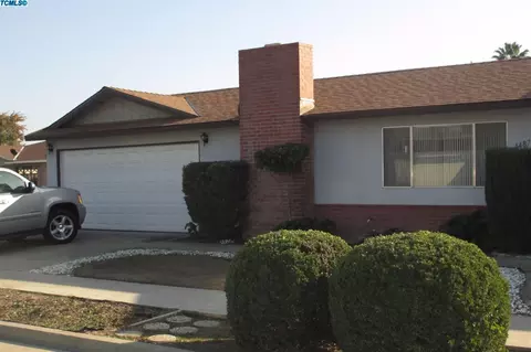 1487 E Walnut Ave, Tulare, CA 93274 photo 2