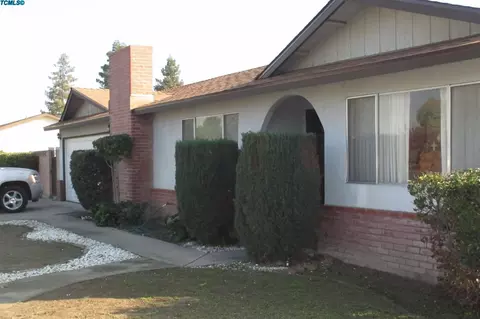 1487 E Walnut Ave, Tulare, CA 93274 photo 4