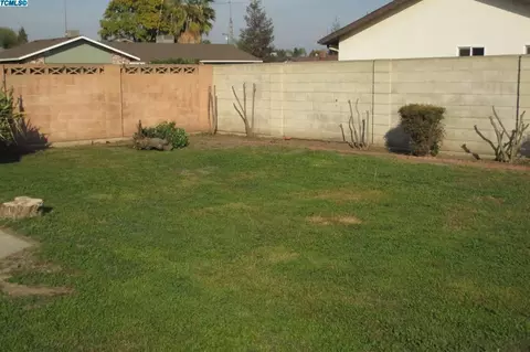 1487 E Walnut Ave, Tulare, CA 93274 photo 15