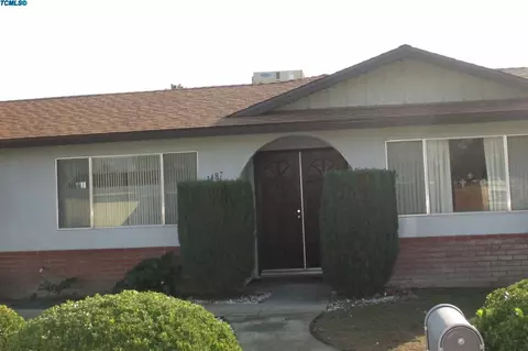 1487 E Walnut Ave, Tulare, CA 93274 photo 3