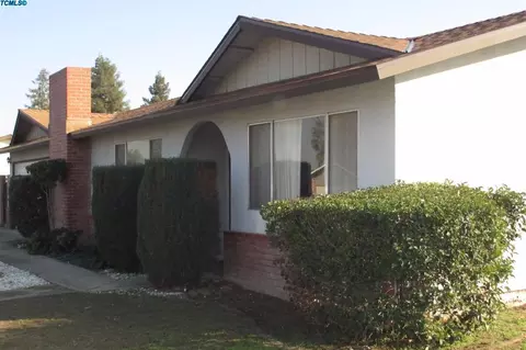 1487 E Walnut Ave, Tulare, CA 93274 photo 6