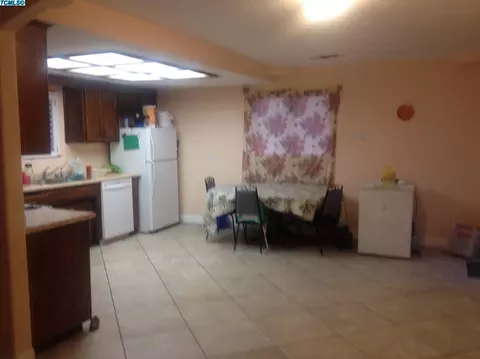232 E Chavez Ave, Visalia, CA 93291 photo 6