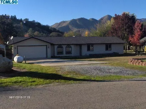 40855 Grouse Dr, Three Rivers, CA 93271 photo 1