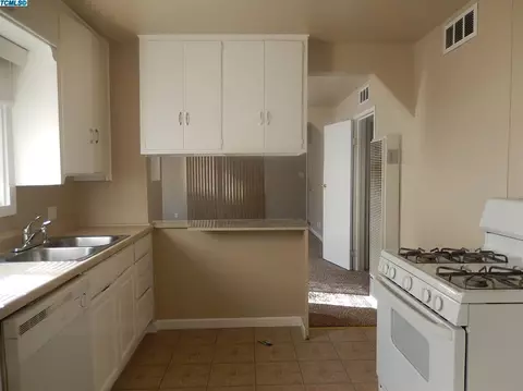616 S E St, Tulare, CA 93274 photo 6