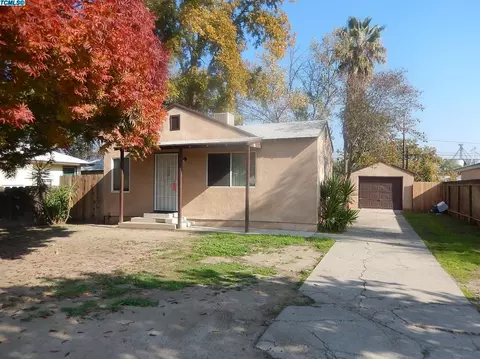 616 S E St, Tulare, CA 93274 photo 1