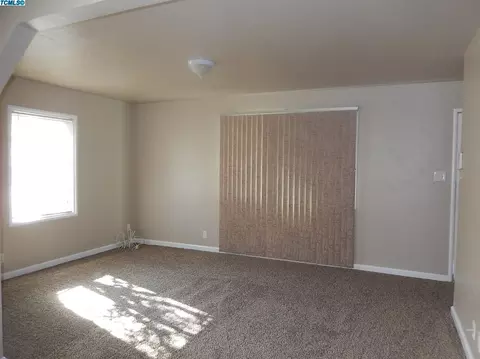 616 S E St, Tulare, CA 93274 photo 4
