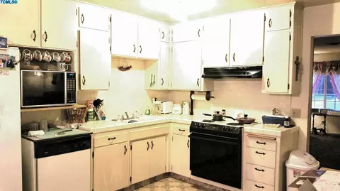 194 Encore Dr, Hanford, CA 93230 photo 4