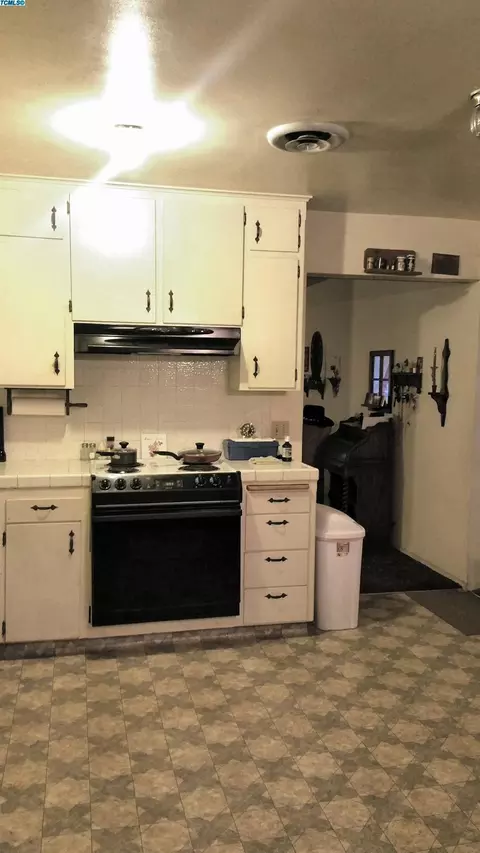 194 Encore Dr, Hanford, CA 93230 photo 5