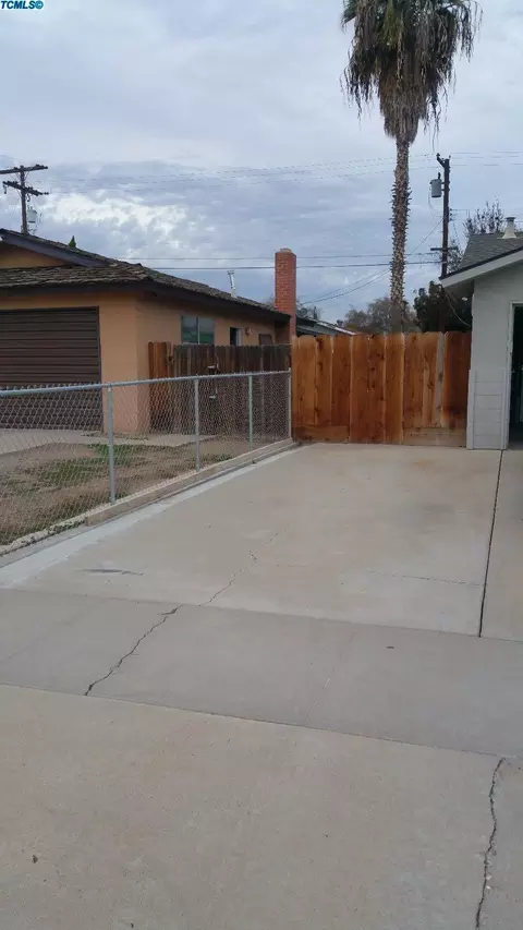 194 Encore Dr, Hanford, CA 93230 photo 2