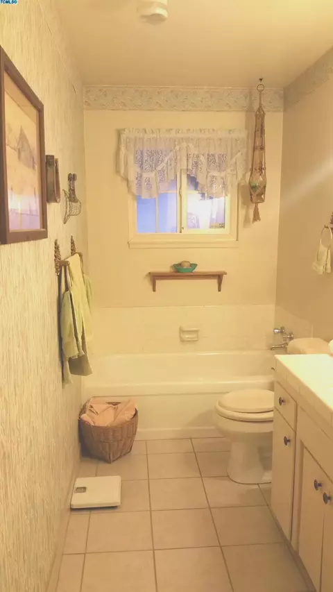 194 Encore Dr, Hanford, CA 93230 photo 9